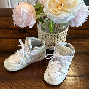 Nike Jordan 1 Mid Nike Sneakers - size Toddler 8C